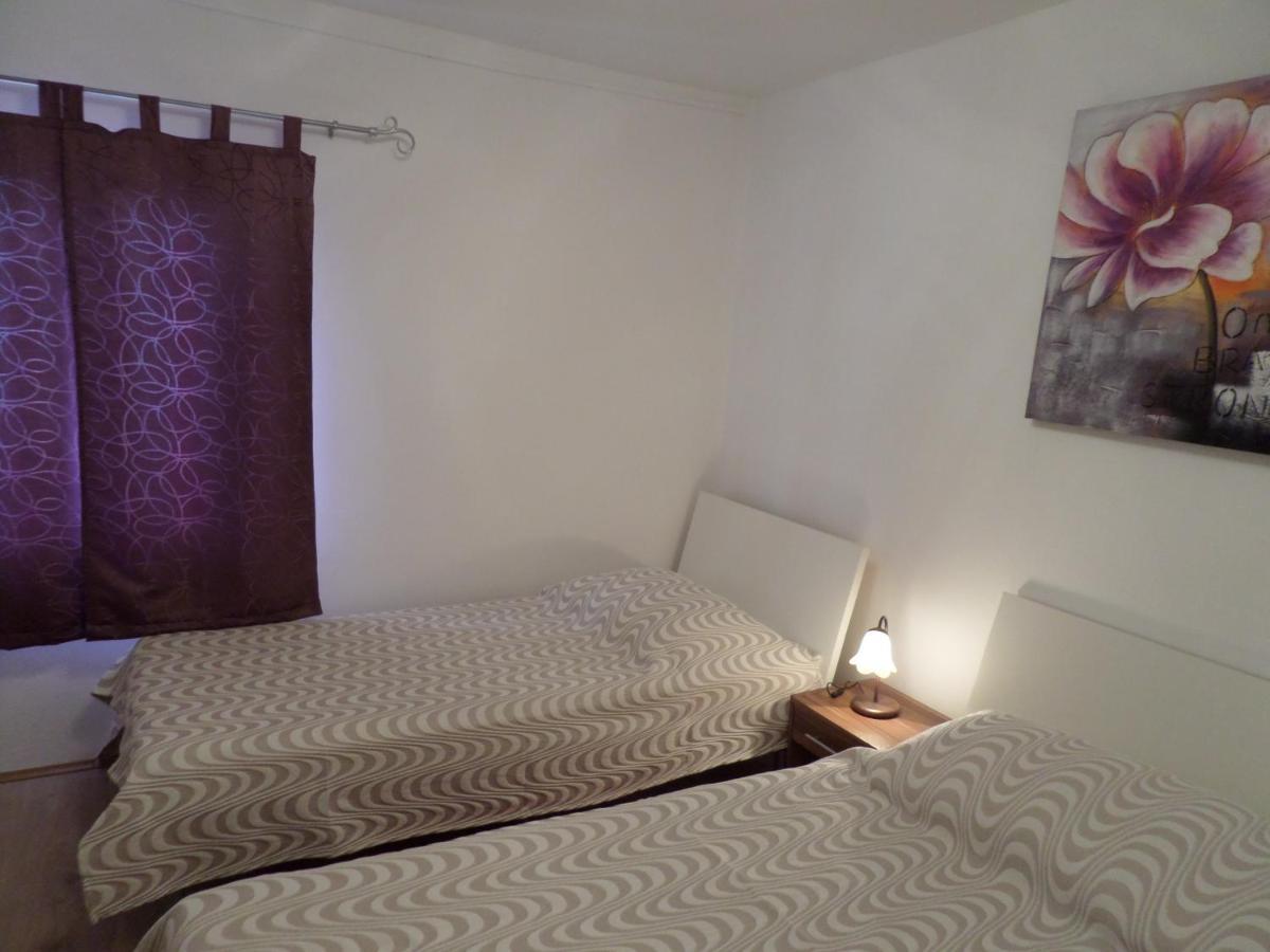 Apartmani Mirko Ljubac Ražanac Eksteriør billede