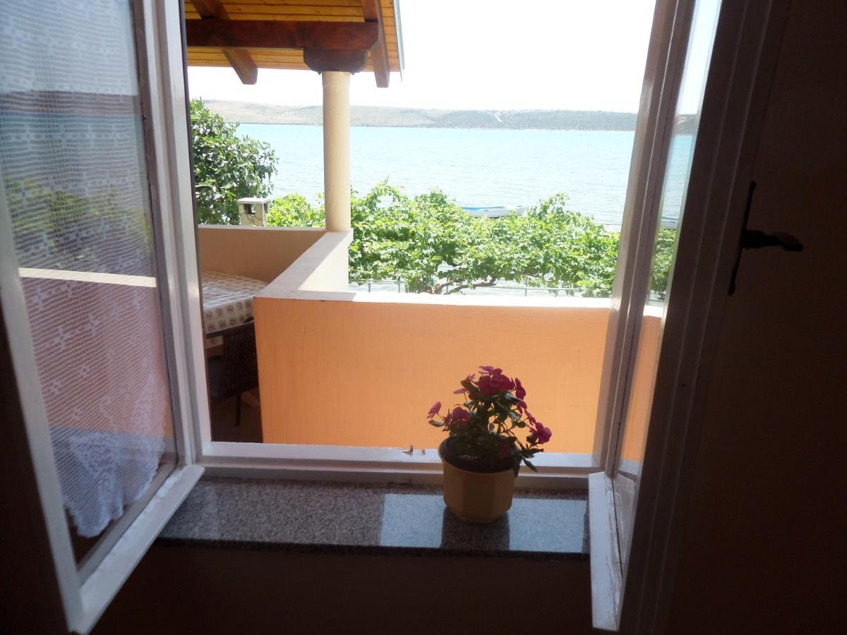 Apartmani Mirko Ljubac Ražanac Eksteriør billede