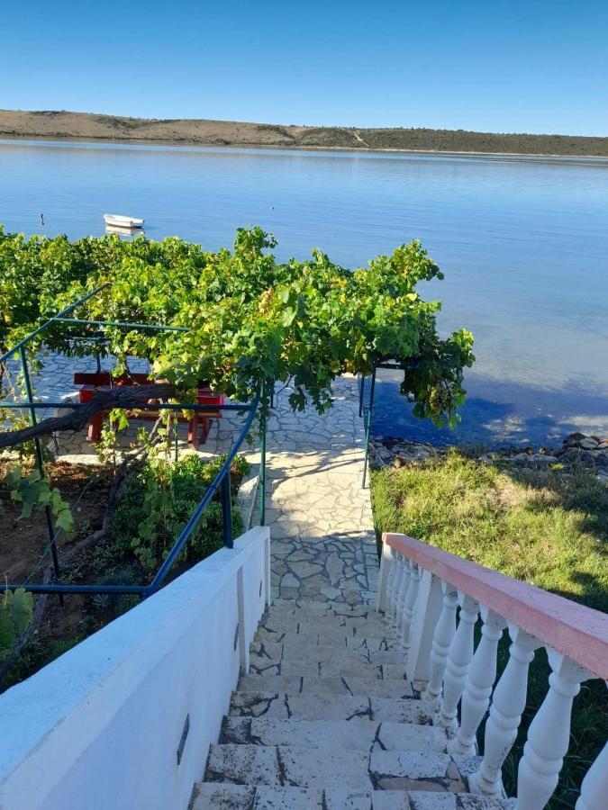 Apartmani Mirko Ljubac Ražanac Eksteriør billede