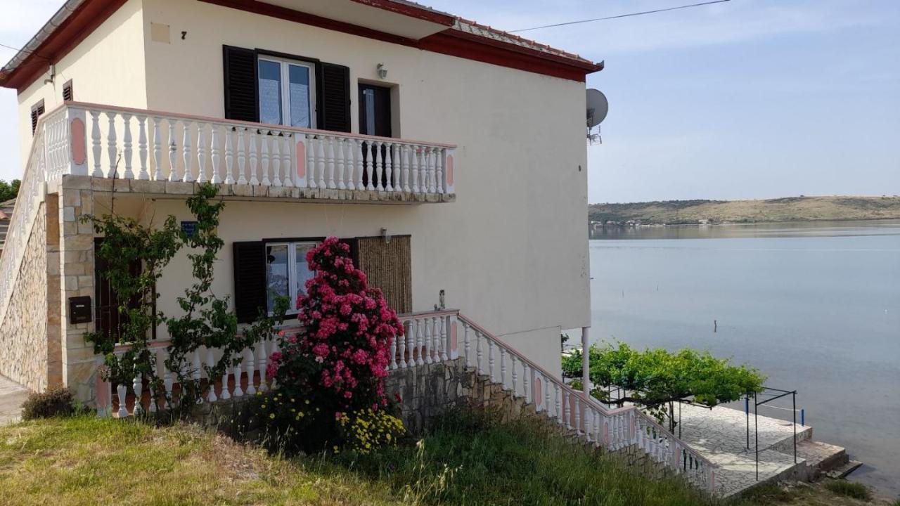 Apartmani Mirko Ljubac Ražanac Eksteriør billede
