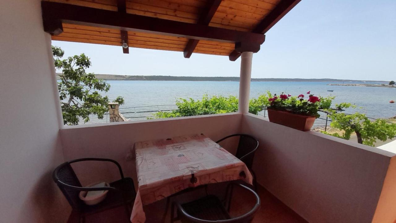 Apartmani Mirko Ljubac Ražanac Eksteriør billede